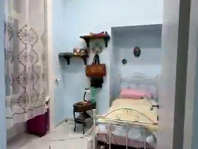 Camera in appartamento condiviso con una camera da letto, Avvocata, Napoli