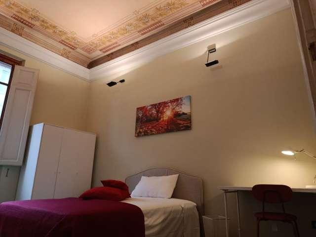 Camera in appartamento condiviso da 7 posti letto a Campo di Marte Centro