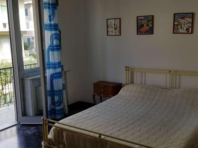 Camera in appartamento condiviso in affitto ad Albaro Lido, Genova