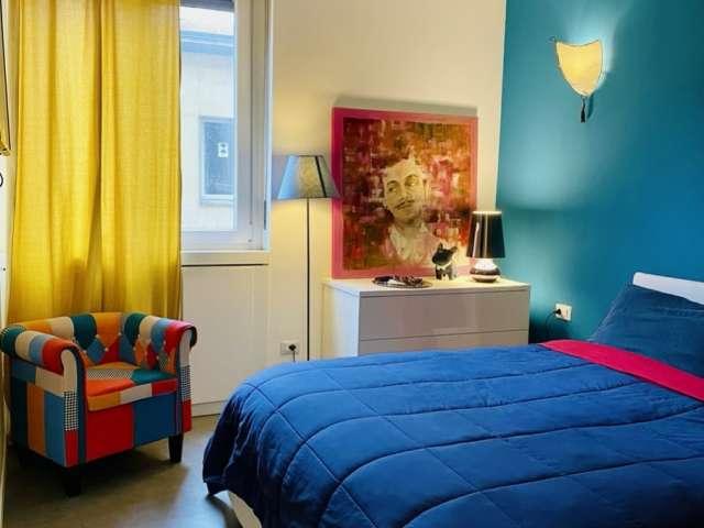 Camera in appartamento con 2 camere da letto in affitto a Isola, Milano