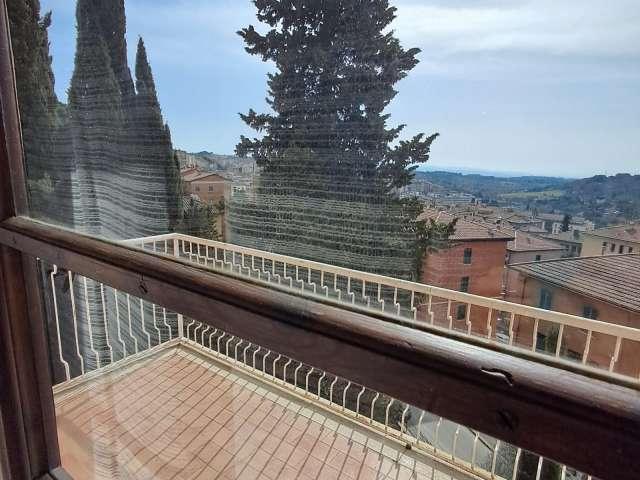 Camera in appartamento condiviso in Centro, Perugia