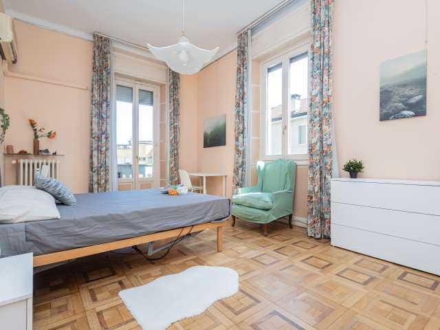 Camera in un appartamento con 6 camere da letto, Buenos Aires Venezia, Milano