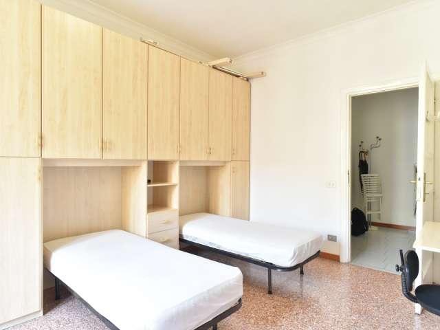 Camera in un appartamento condiviso con 3 camere da letto a Nomentano, Roma
