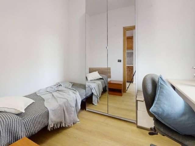 Camera in un appartamento condiviso con 4 camere da letto a Piazze, Padova