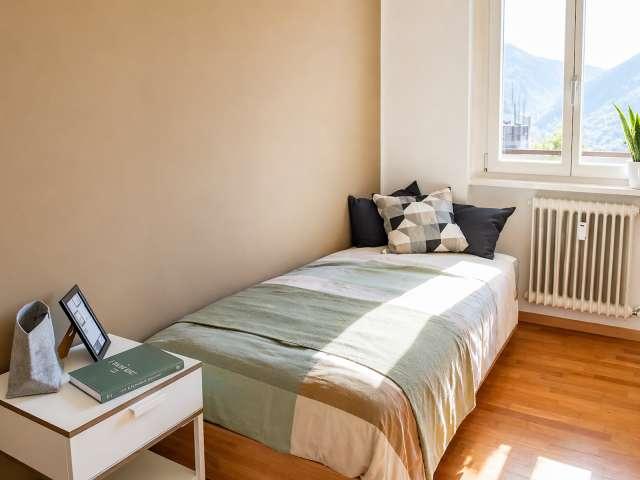 Camera in un appartamento condiviso con 4 camere da letto a San Giuseppe
