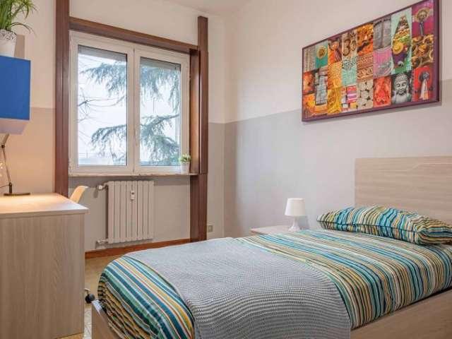 Camera in un appartamento condiviso con 6 camere da letto a Greco, Milano