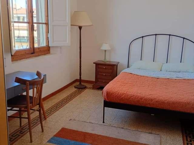 Camera in Via Attilio Vallecchi, Firenze di 90 m² con 2 camere da letto