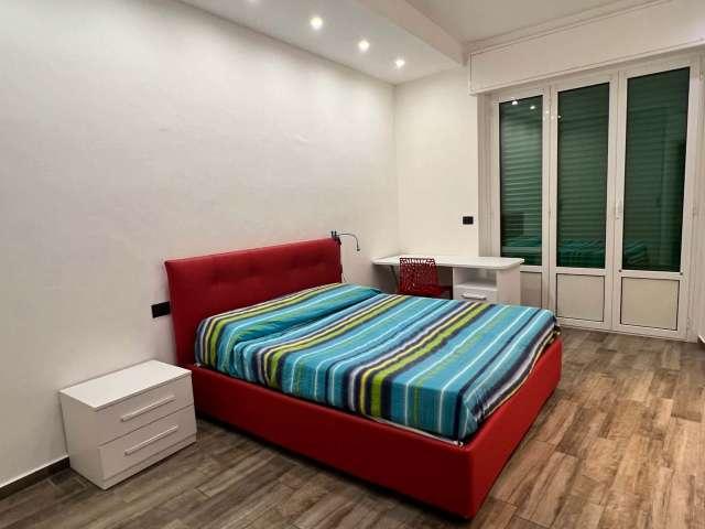 Camera in Via Bernardino Verro, Milano, di 85 m² con 2 camere da letto