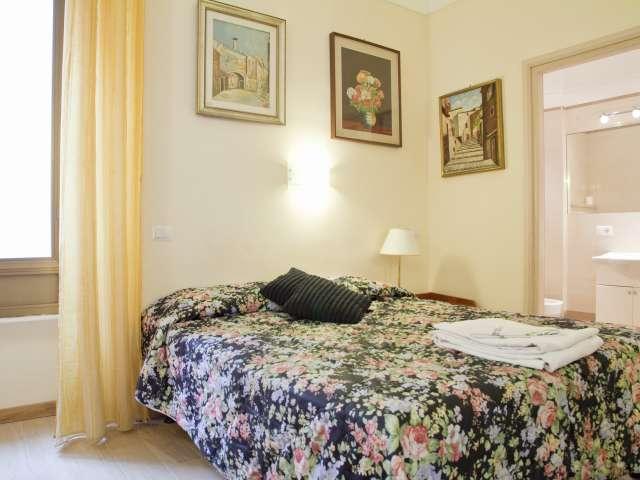 Camera luminosa in appartamento con 3 camere da letto a Prati, Roma