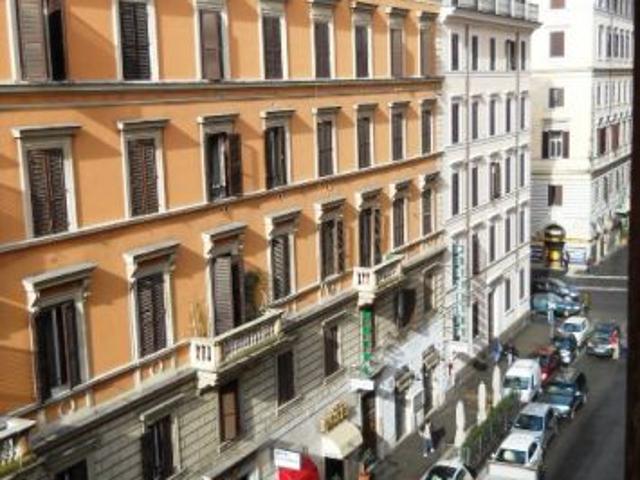 Camera singola a ragazza