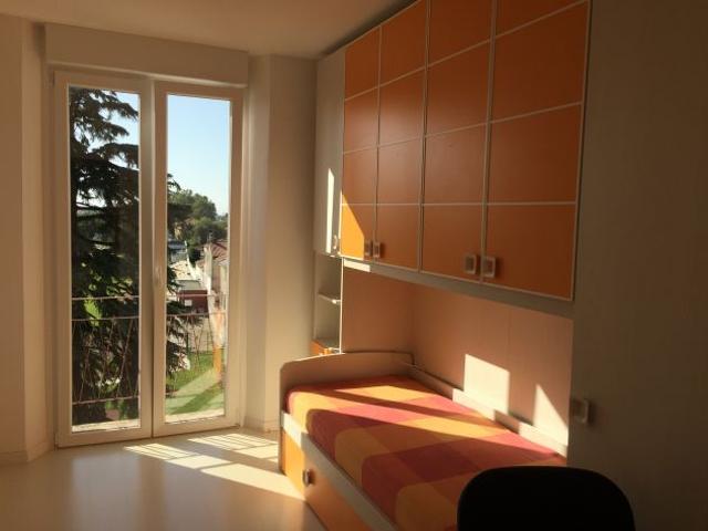 Camera singola con bagno in condivisione altra singola Libera dal 1 di ottobre