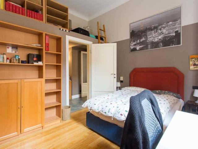 Camera singola con bagno privato in Via Procaccini
