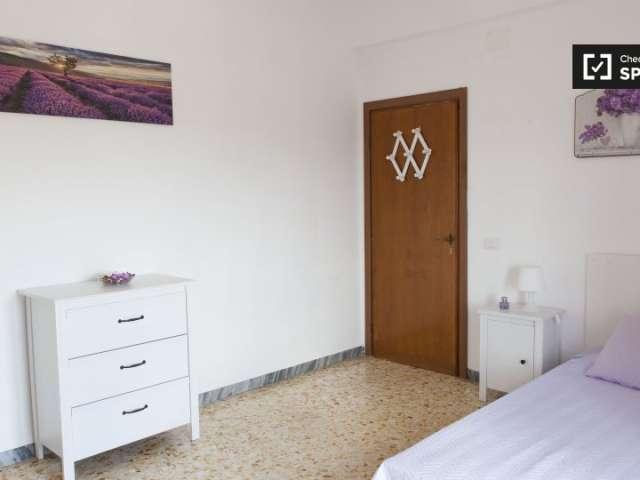 Camera tranquilla in appartamento con 3 camere da letto a Massimilla, Roma