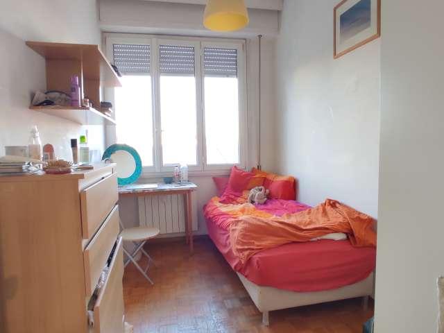 Camere in affitto in appartamento con 3 camere da letto a Firenze