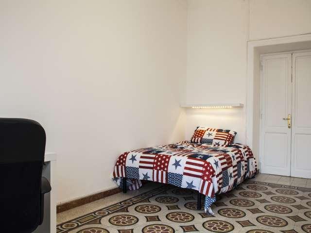Camere in affitto in appartamento con 6 camere da letto a Policlinico, Roma