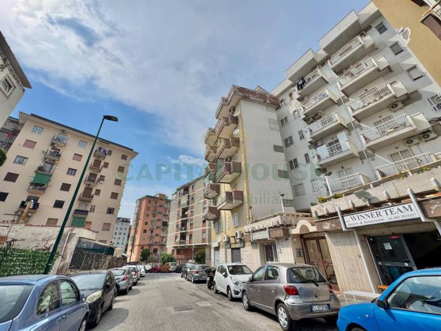 Camere solo AFFITTO in Affitto a Napoli Fuorigrotta