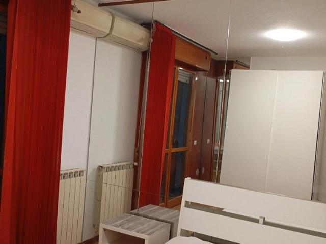 Camere singole con aria condizionata metropolitana