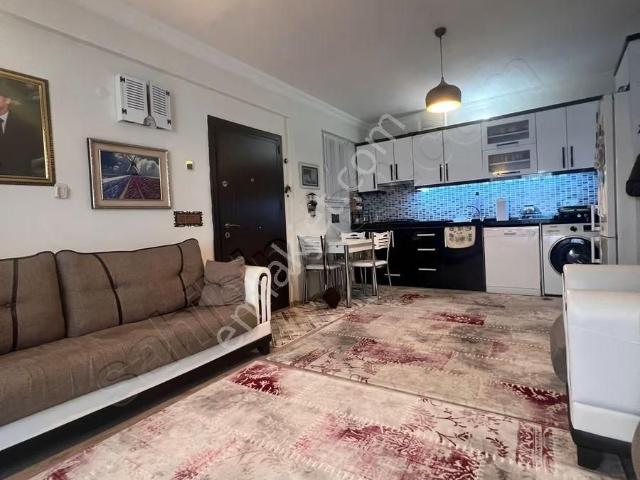 Cami Mahnde Merkezi Konumda Satılık 2+1 Müstakil Girişli Daire