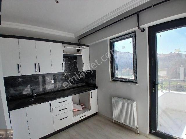 Cami Kebir Mh Yeni Binada 2+1 Giriş Kat Daire