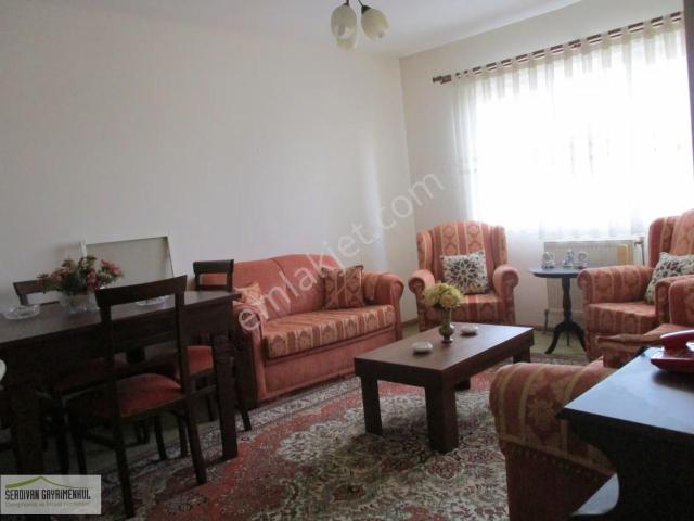Camili Askerlik Şubesi Civarlarında Satılık 2+1 Daire.