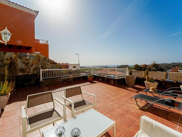 C[Amp ]H Coastal Homes se enorgullece de presentar esta herm. 120m² San bartolomé de tirajana