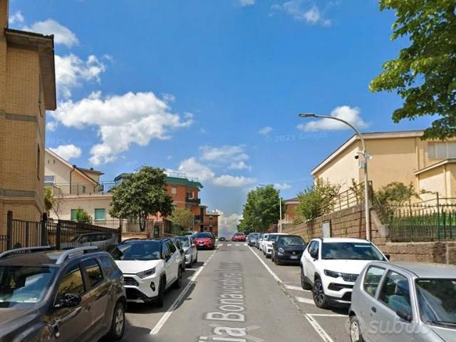 Campagnano di roma grazioso trilocale arredato