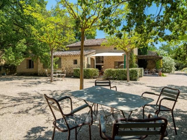 Campagne de Lourmarin Mas avec vue