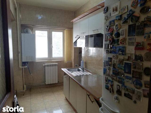 Câmpina Ap. 2 cam Et. 3 mobilat 450 Euro/Luna