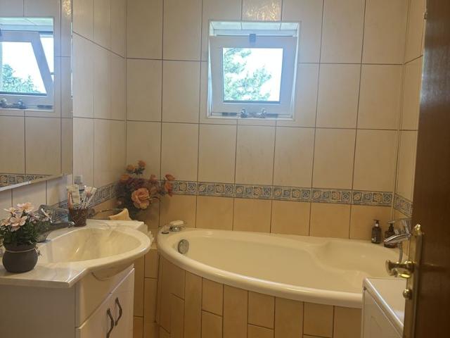 Campina ap. 3 cam mobilat 115000 Euro