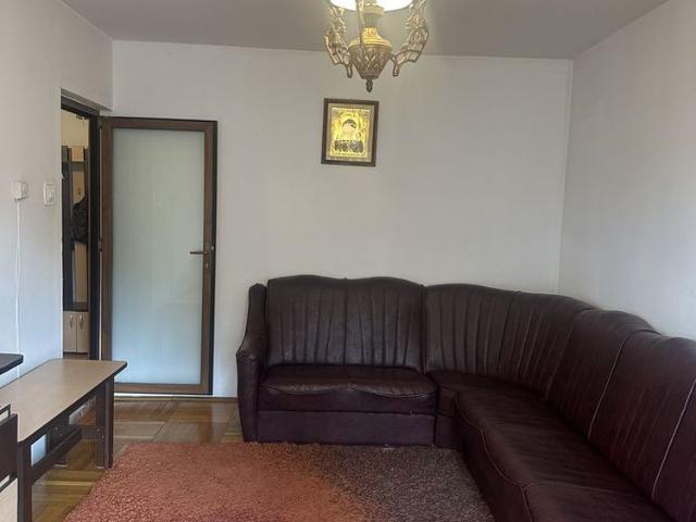 Campina ap. 3 cam mobilat 350 Euro/Luna