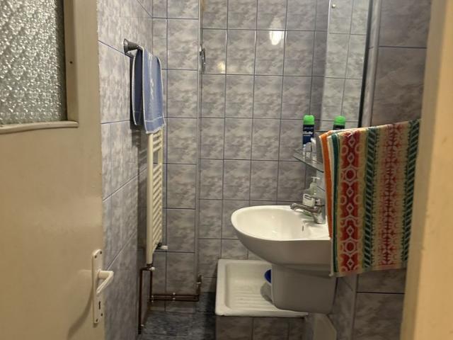 Campina ultracentral ap. 4 cam 98000 Euro