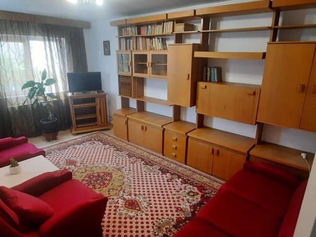 Campina ultracentral ap. 2 cam 350 Euro/Luna