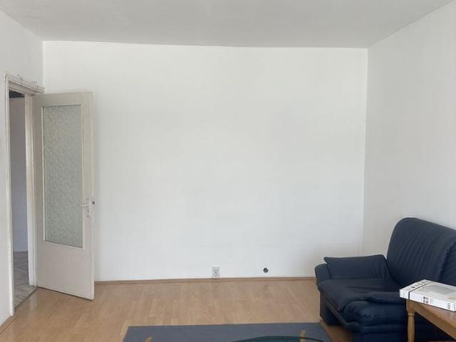 Campina ultracentral ap. 2 cam mobilat 250 Euro/Luna