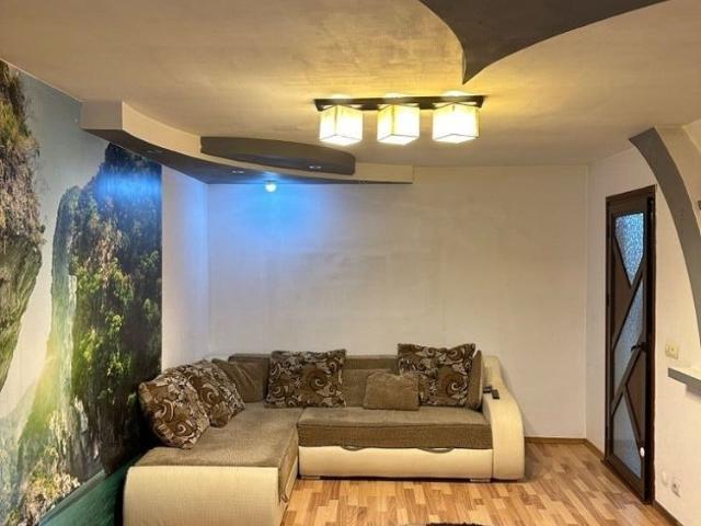 Campina ultracentral ap. 2 cam mobilat 350Euro/Luna