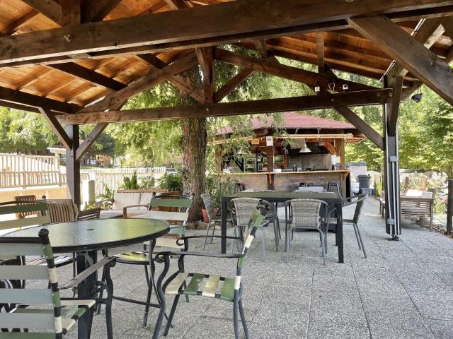 Camping paisible au coeur du village 300m² Saint Sornin Lavolps