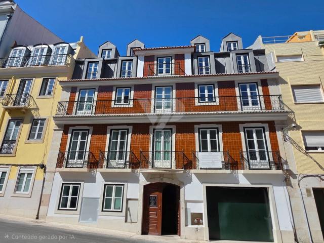 Campo de Ourique. Apartamento T0, piscina, garagem. Próximo Metro Rato