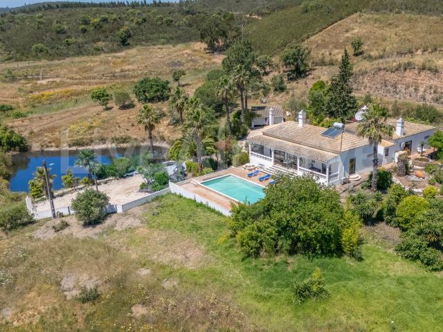 Campo | Quinta de Luxo T3 com Lago Privado perto de Lagos à. 277m² Marmelete