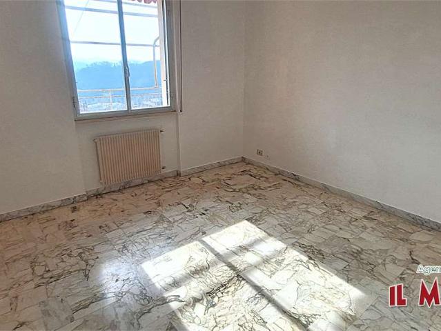 CAMPOMORONE, attico panoramico con grande terrazzo