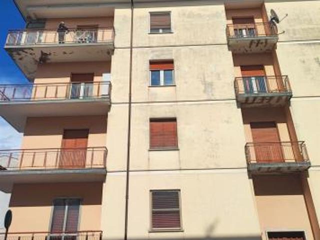 CAMPOBASSO ALLA VIA MONTELLO PROPONIAMO IN VENDITA UN APPARTAMENTO SITO AL TERZO PIANO PRIVO DI ASCENSORE
