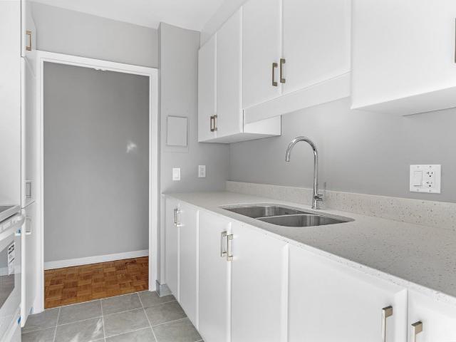 Canterbury Square 1 Bedroom Apartment for Rent at 860 Canterbury Square Apts Ottawa, ON K1G 3B2 Alta Vista