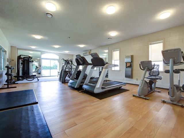 Canterbury Square 2 Bedroom Apartment for Rent at 860 Canterbury Square Apts Ottawa, ON K1G 3B2 Alta Vista