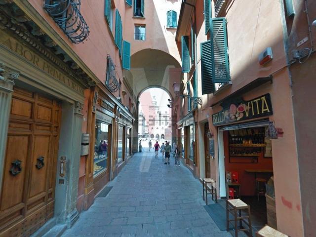 Cantina in vendita di m² in Via Clavature
