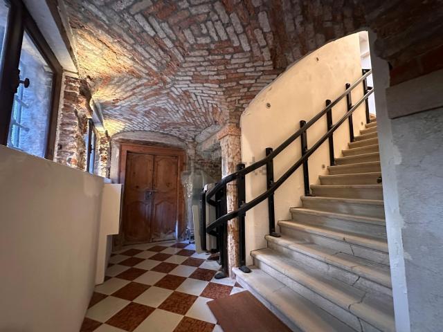 Cantina in vendita di m² in Calle Muazzo
