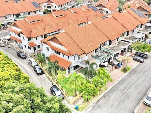 Canting Alam Impian Superlink Corner Lot Menghadap Taman