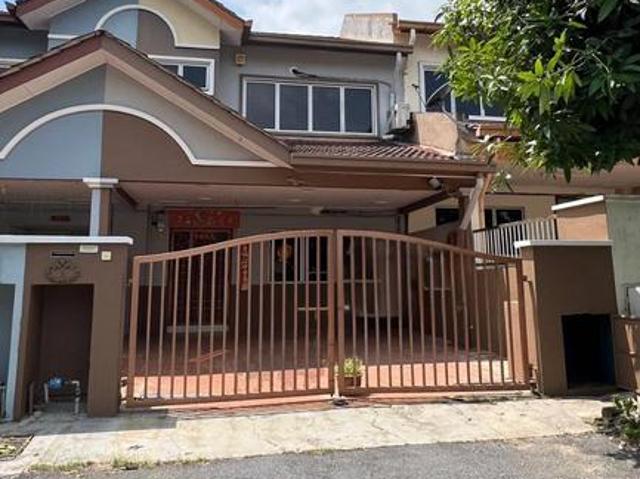 CANTIK 2 Storey Taman Pinggiran Saujana Kajang 1300 sqft