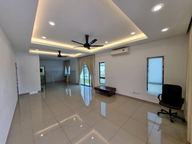 CANTIK ENDLOT 2 Storey Terrace House Taman Semarang Intan Dengkil