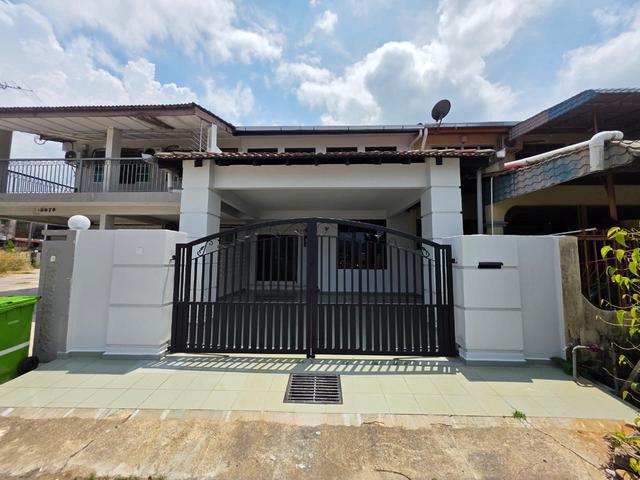 Cantik macam Baru fully Renovated Teres 2Tingkat di Seri Setali