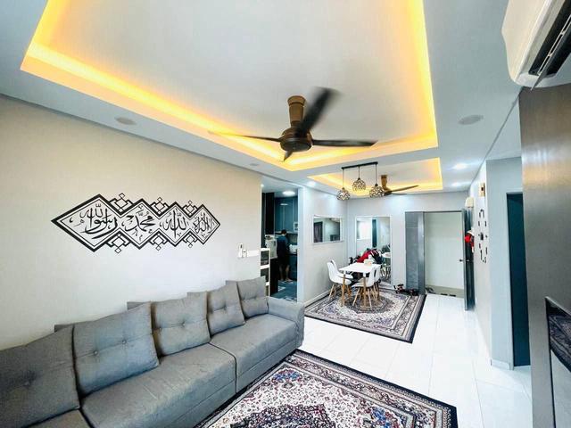 CANTIK Murah Renovated Residensi Laguna Biru 2 Kundang Rawang FOR SALE