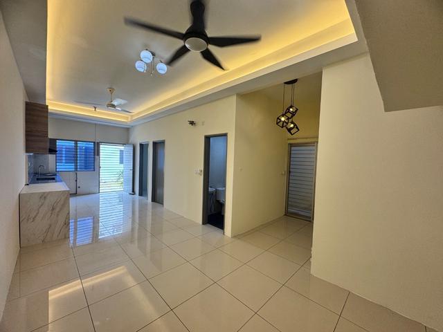 Cantik reno Ground Floor Simfoni Perdana LBS Alam Perdana Puncak Alam