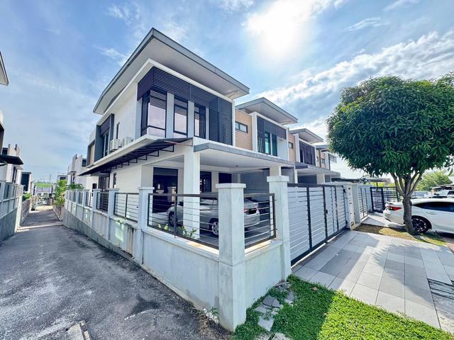 CANTIK RENOVATE END LOT Double Storey Superlink AKASIA U12 Cahaya Alam